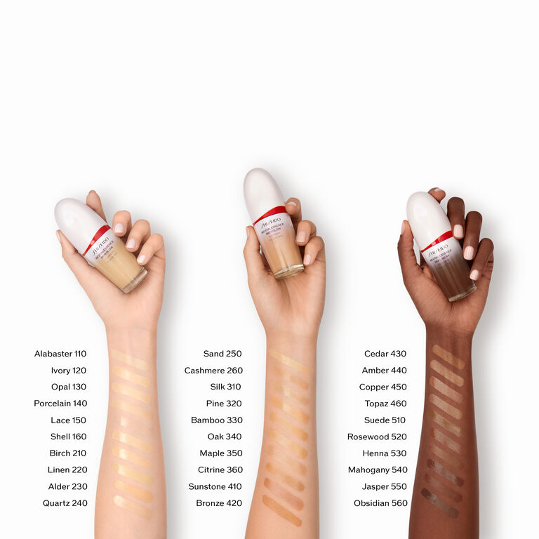Revitalessence Skin Glow Foundation SPF30, 140