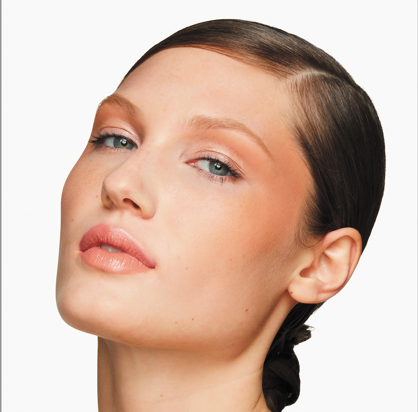 Shiseido donna skinimalism makeup naturale effetto maschera